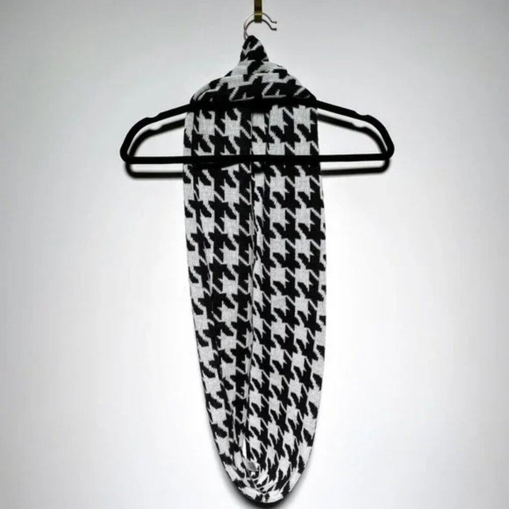 MERONA BLACK & WHITE PRINTED SCARF‎